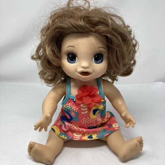 2018 Hasbro Baby Alive Happy Hungry Baby Doll! Brown Hair Soft Face 50 Phrases - Picture 1 of 13
